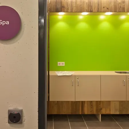 إكسبلورر نوشفانشتاين 4*