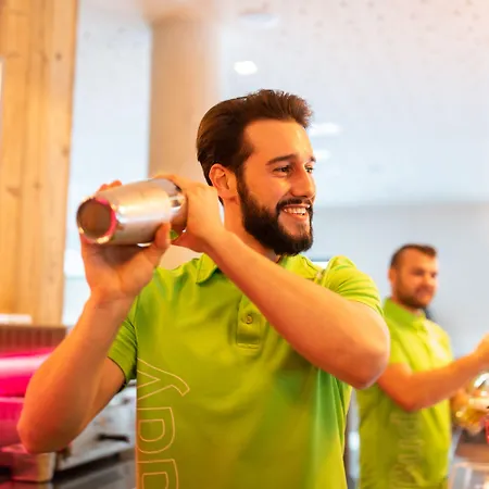 إكسبلورر نوشفانشتاين فندق 4*