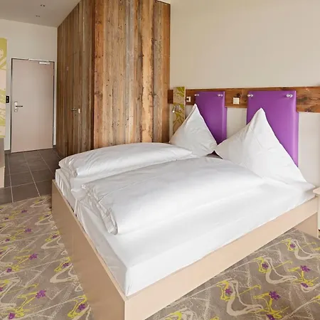 Explorer Neuschwanstein Hotel 3*